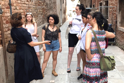 UK Alla Biennale Di Venezia: I Borsisti Esplorano La Parte “viva” Di Venezia